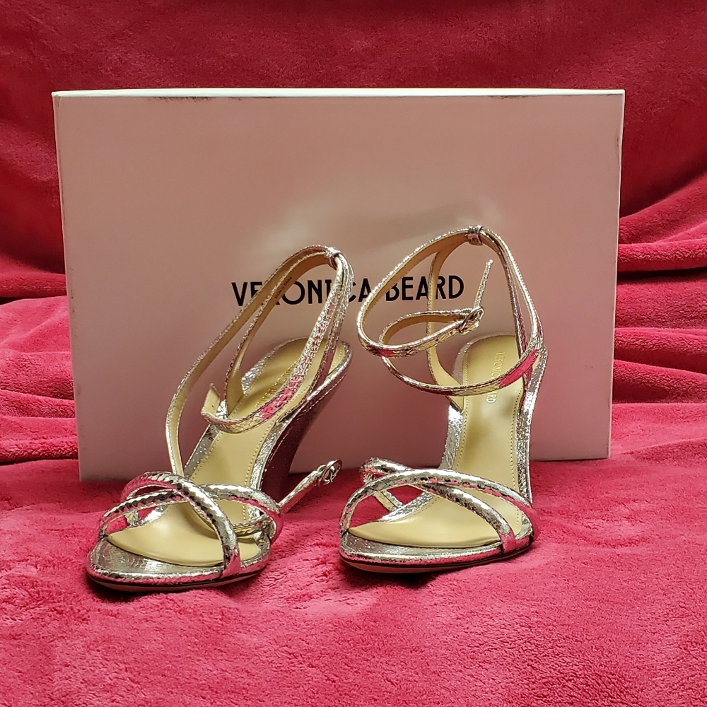 Brand New Veronica Beard Manuela Silver straps sandals, size 7.5